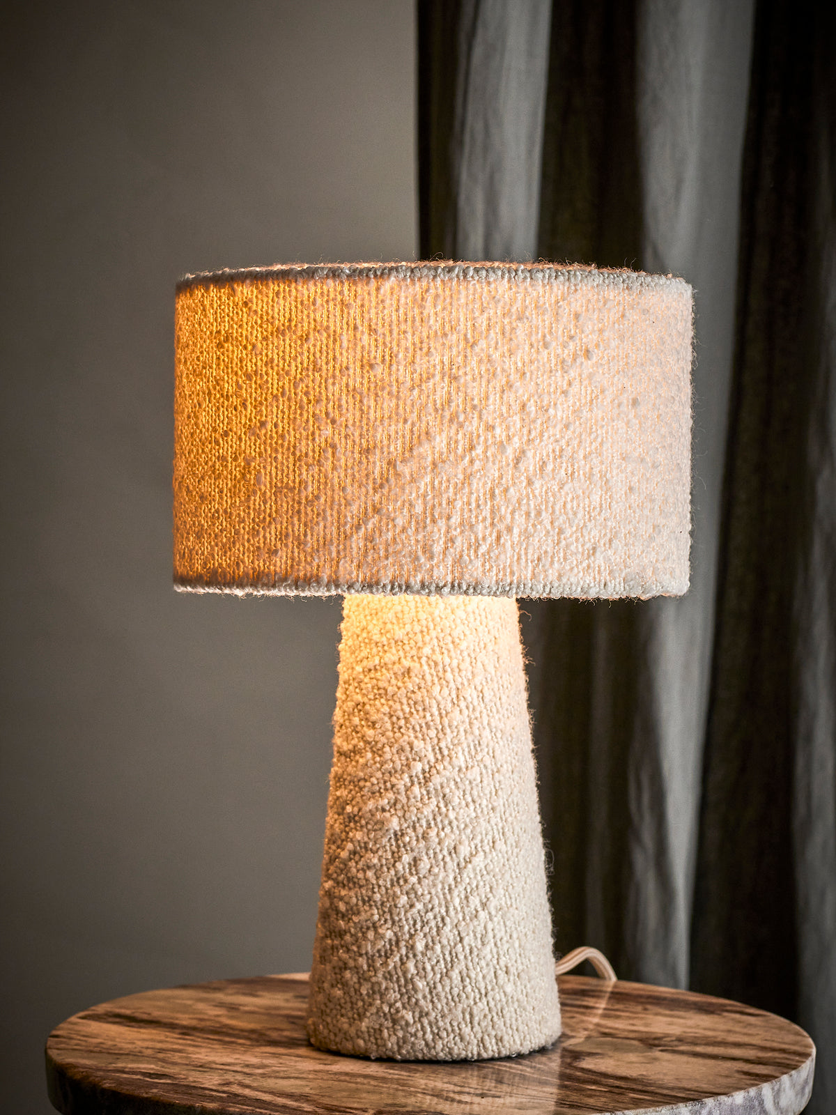 Emmie Tischlampe – Weiss, Polyester